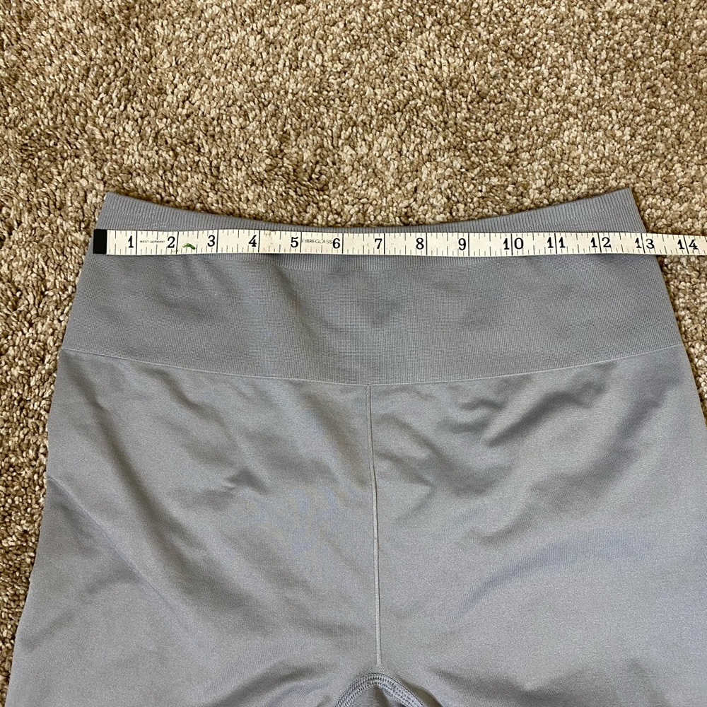 Fabletics High Waisted Seamless Zebra Leggings - image 6